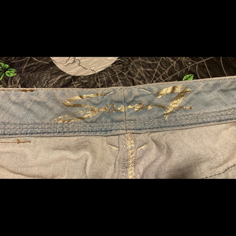 Cute denim distressed, embellished Seven7 capris - Picture 3 of 8